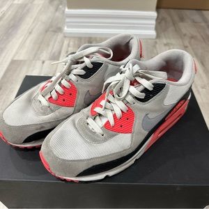Nike Air Max 90 infrareds size 9.5